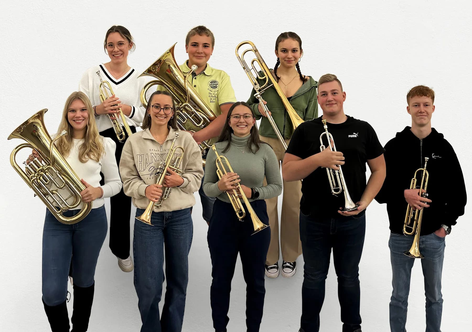 Die Jugendlichen von Poco Brass mit Trompeten, Posaune, Tuba und Euphonium